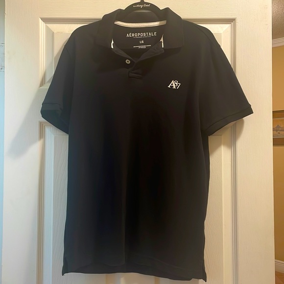Mens short sleeve polos. In black and in white. Both in great condition. - Picture 1 of 4